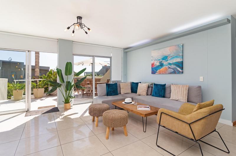 To Let 2 Bedroom Property for Rent in Dolphin Beach Western Cape